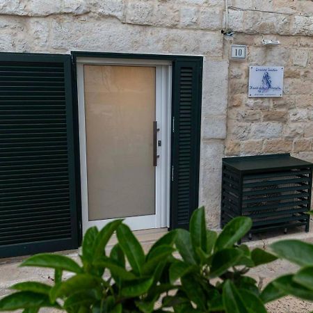 Il Canto Della Sirenetta Trani Exteriör bild